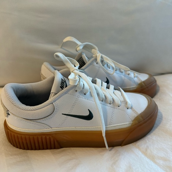 Nike Shoes - Nike White and Gum Sole Sneakers